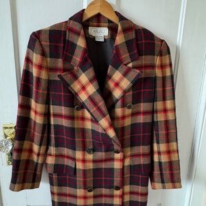 Meet your Posher, Mia